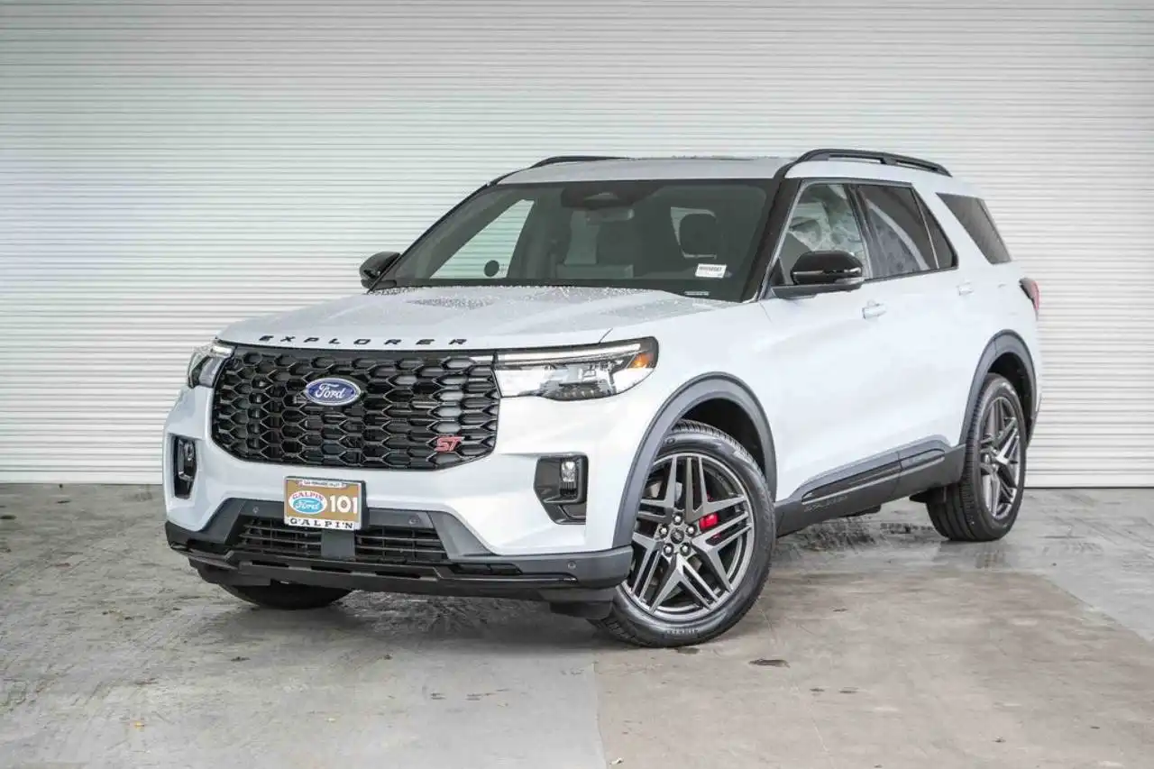 2026 Ford Explorer ST 4WD's photo