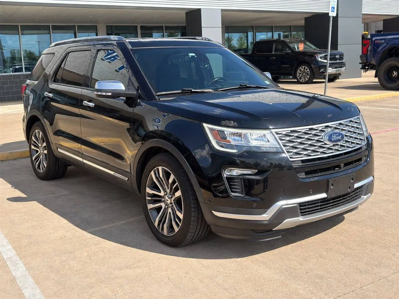 2018 Ford Explorer Platinum 4WD photo 4