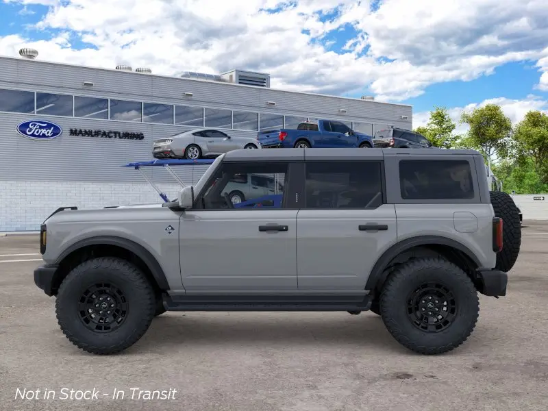 2026 Ford Bronco Outer Banks 4WD photo 3