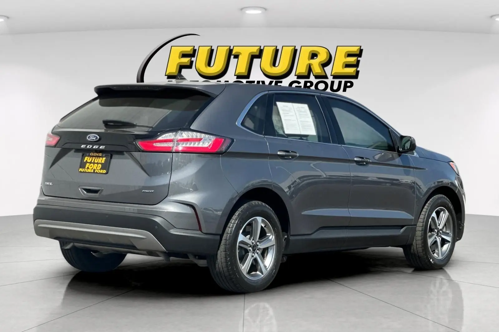 2024 Ford Edge SEL AWD photo 3
