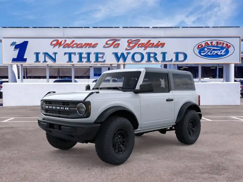 2026 Ford Bronco Base 4WD's photo