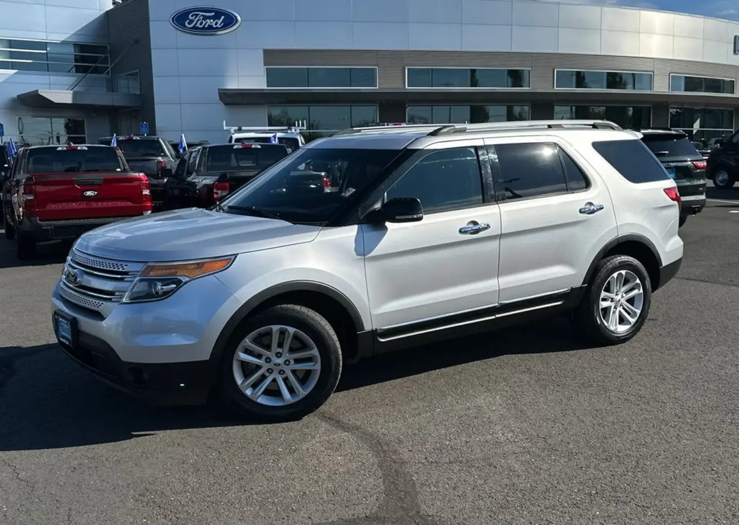 2015 Ford Explorer XLT 4WD photo 1