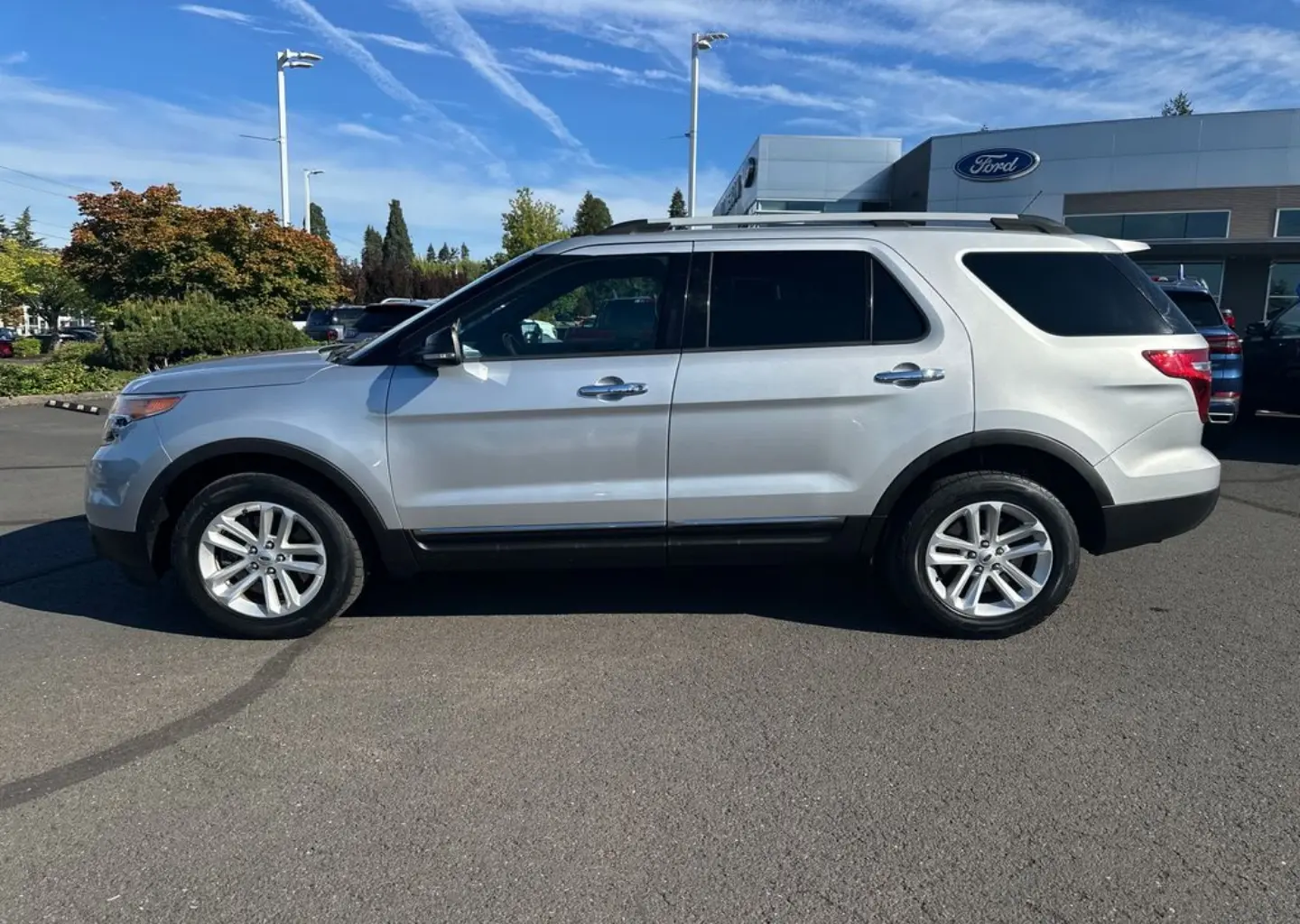 2015 Ford Explorer XLT 4WD photo 3
