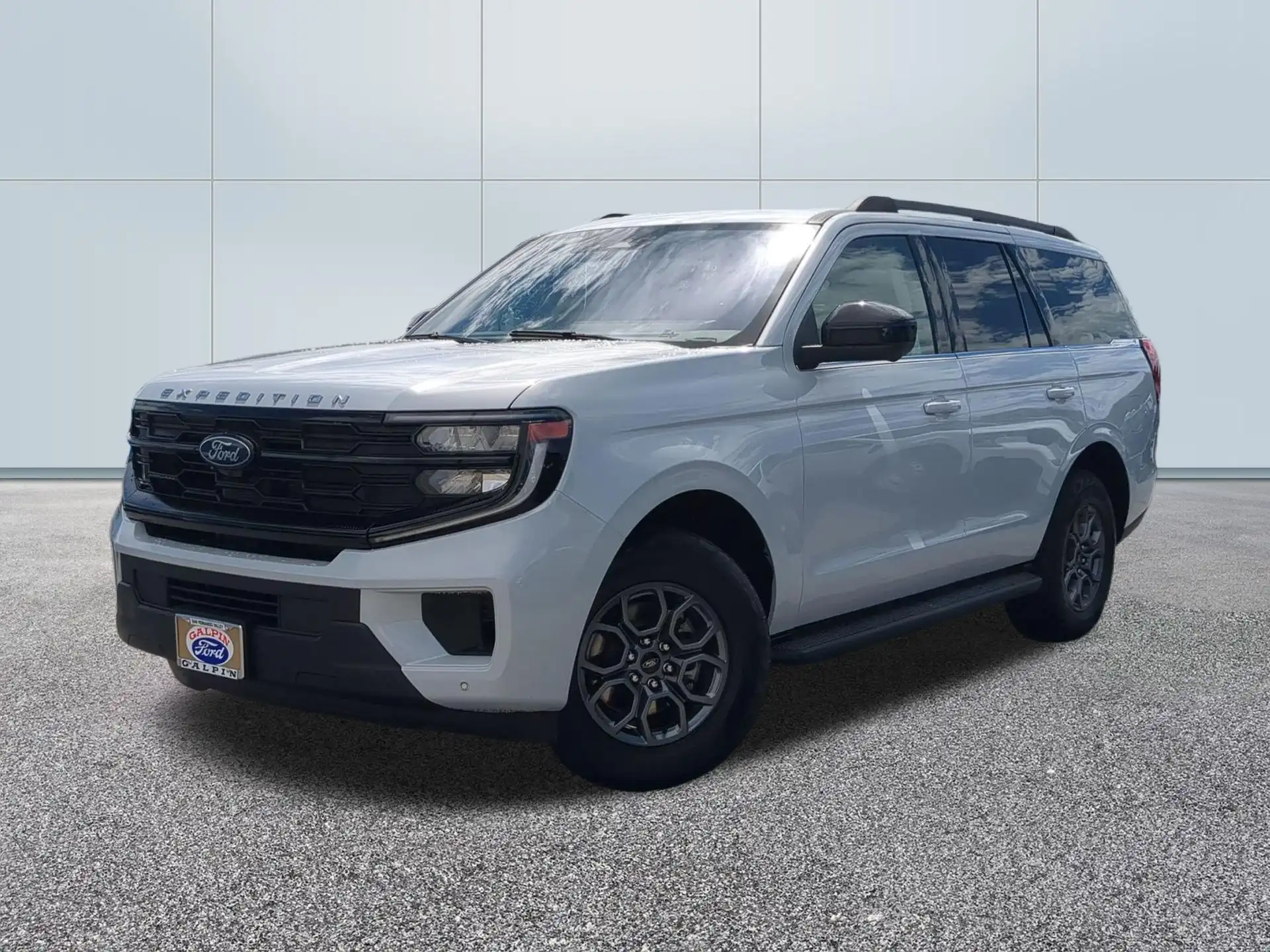 2025 Ford Expedition Active's photo