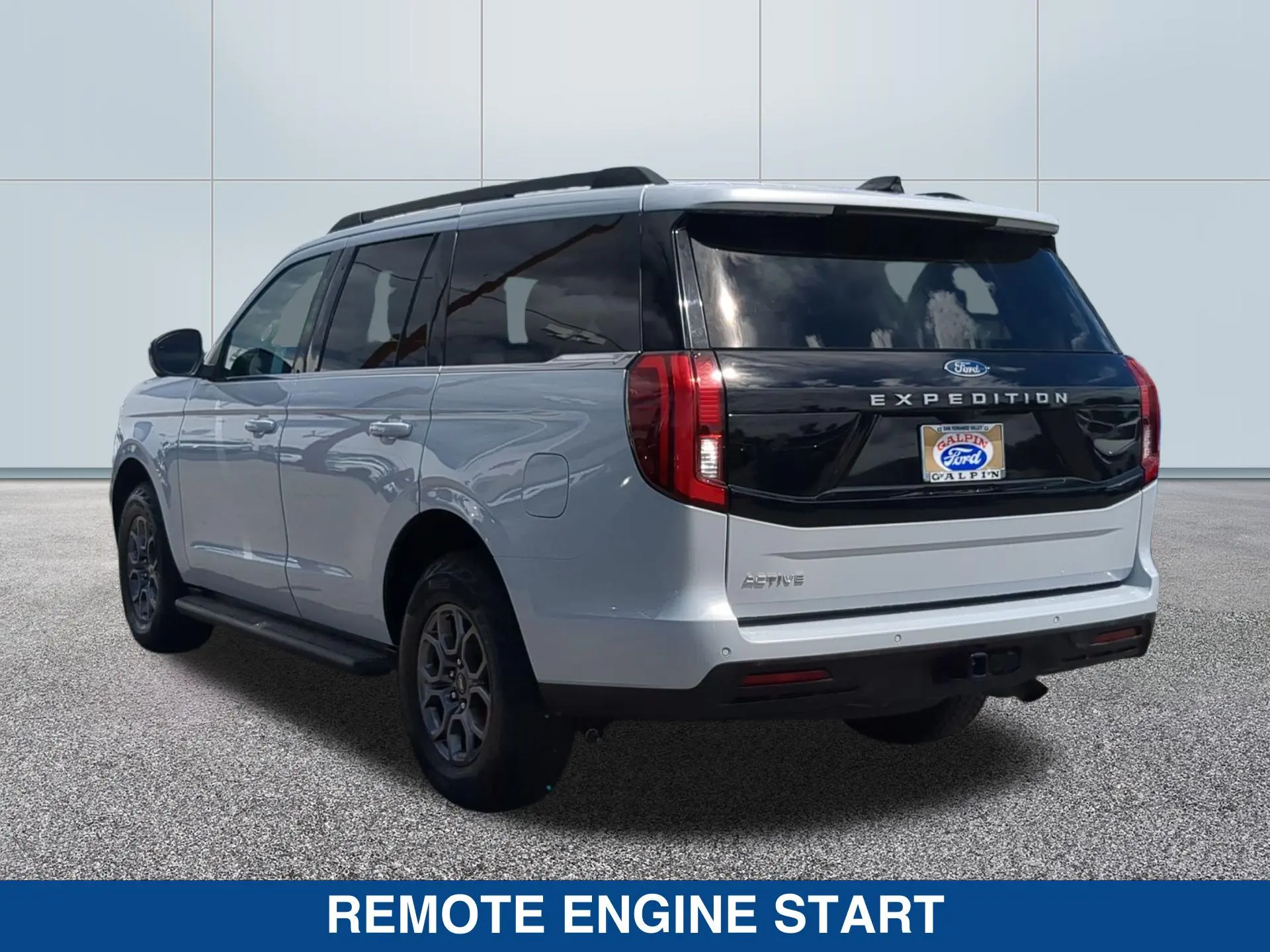 2025 Ford Expedition Active photo 3