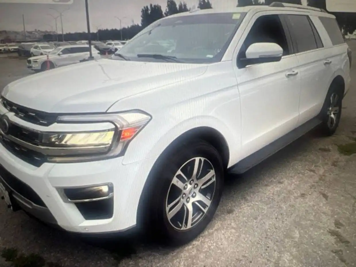 2024 Ford Expedition Limited's photo