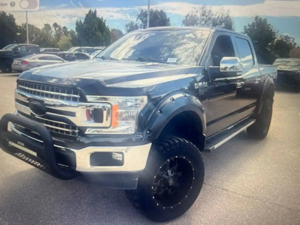 2019 Ford F-150 XLT 4WD SuperCrew 145 in's photo