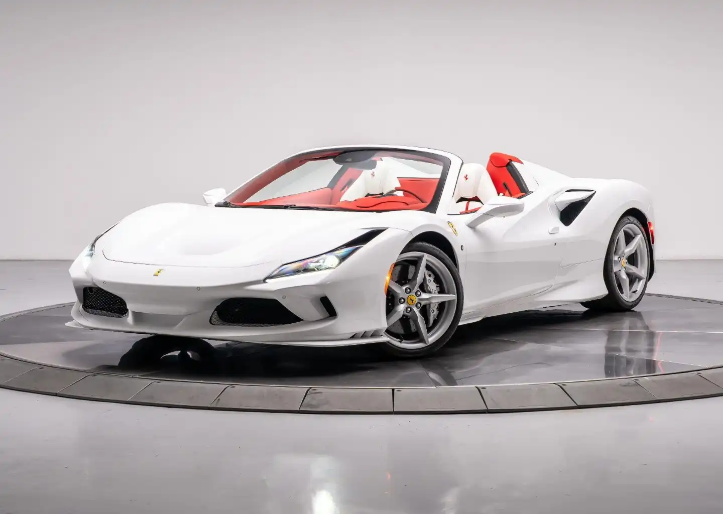 2022 Ferrari F8 Spyder's photo