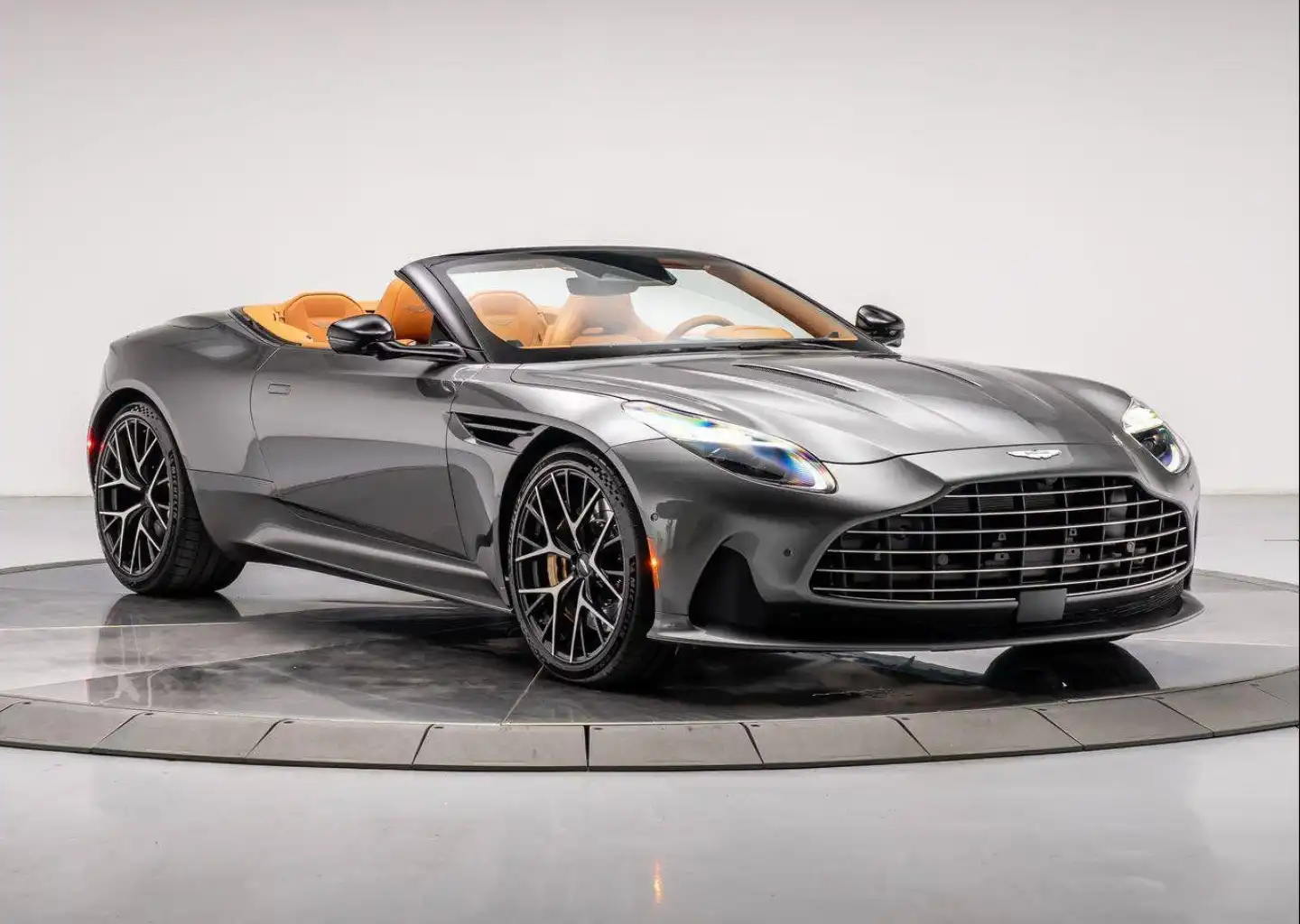 2025 Aston Martin DB12 Volante's photo