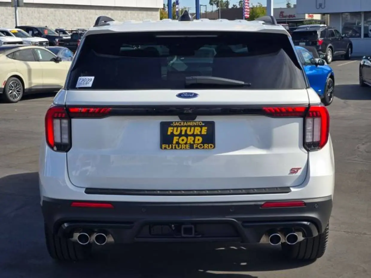 2026 Ford Explorer ST 4WD photo 5
