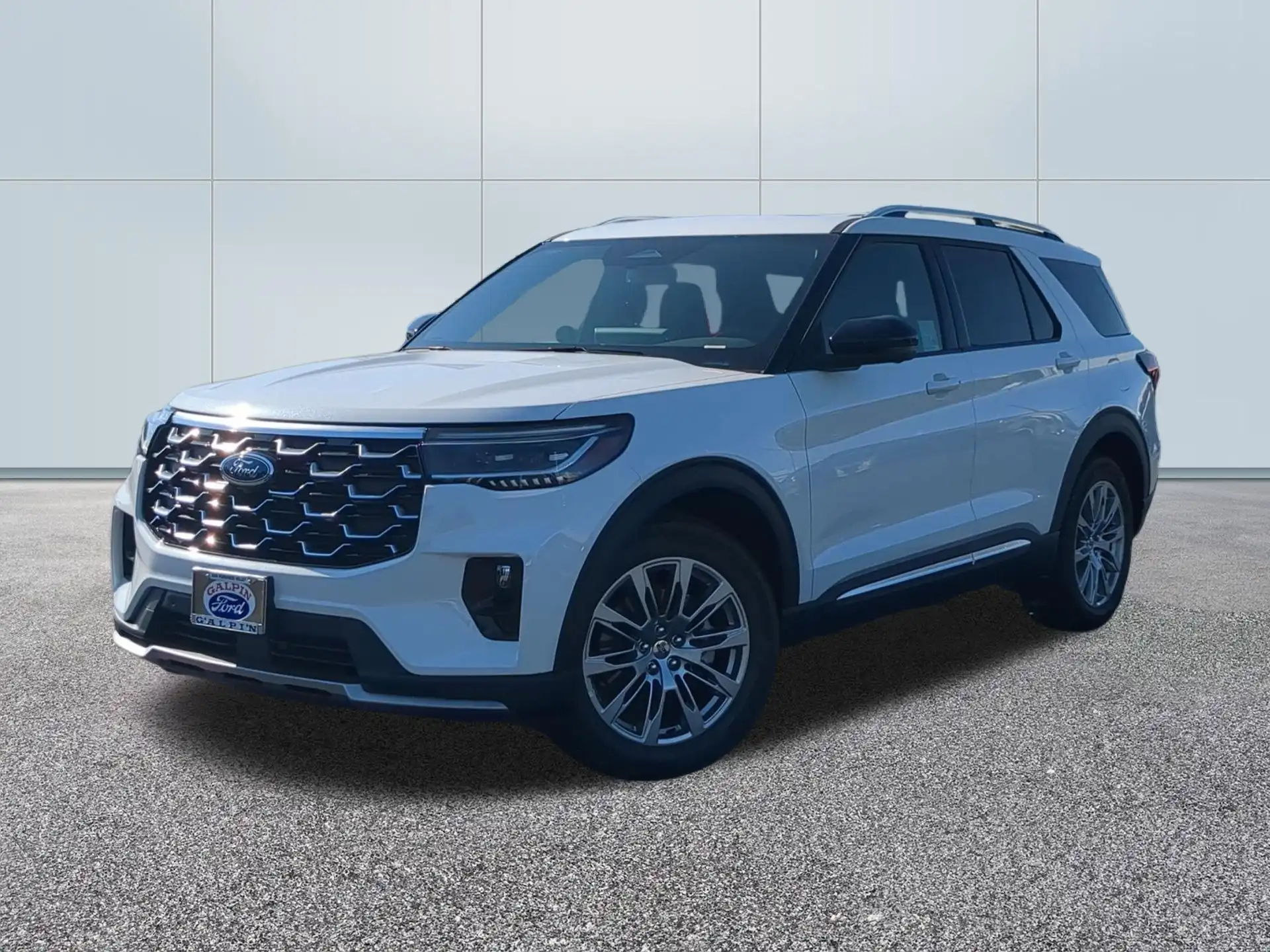 2026 Ford Explorer Platinum's photo