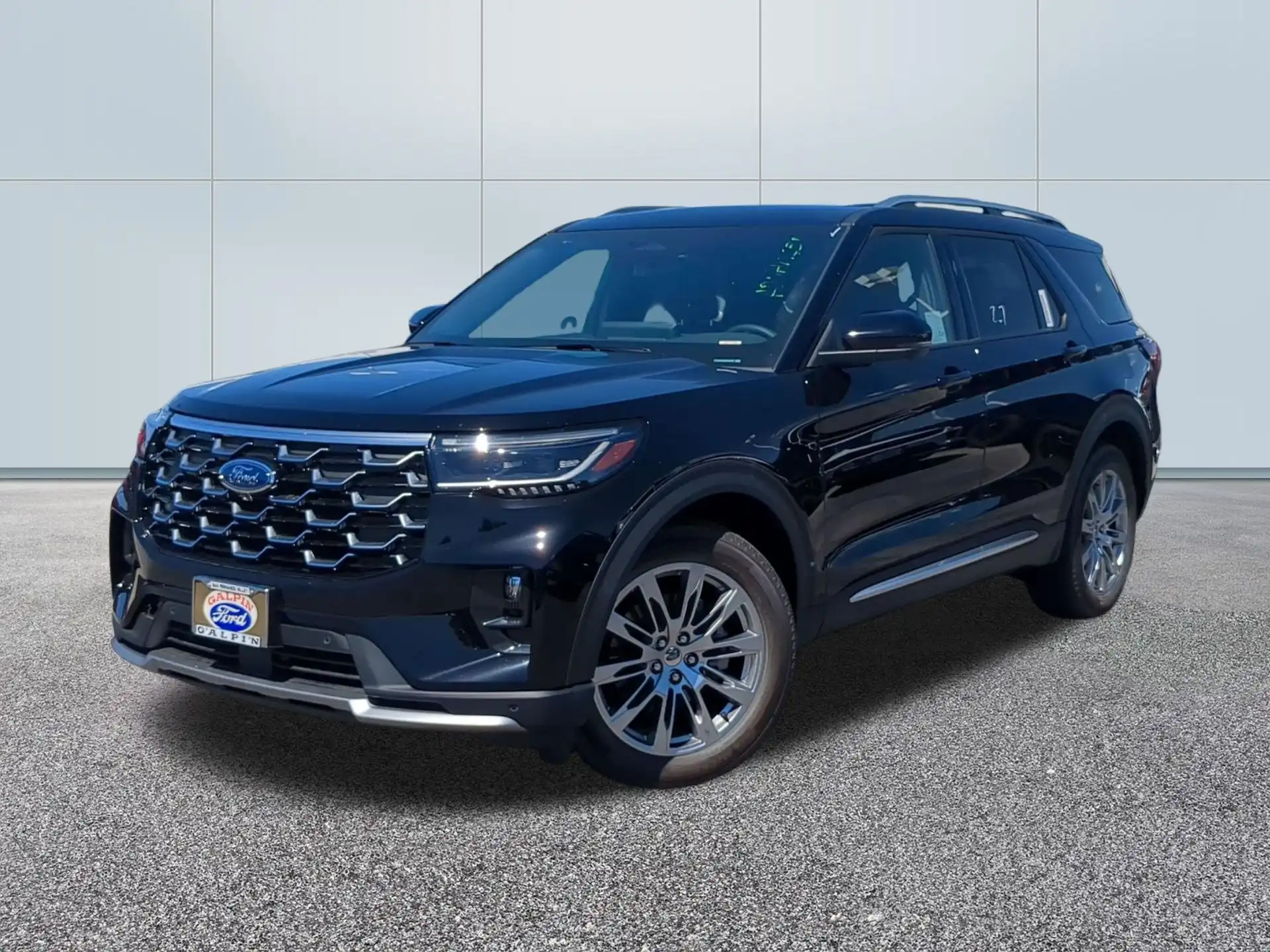 2026 Ford Explorer Platinum's photo
