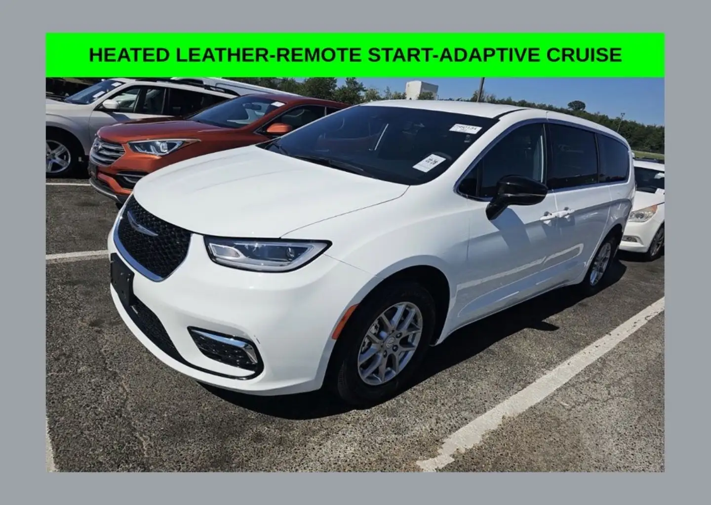 2026 Chrysler Pacifica Select photo 1