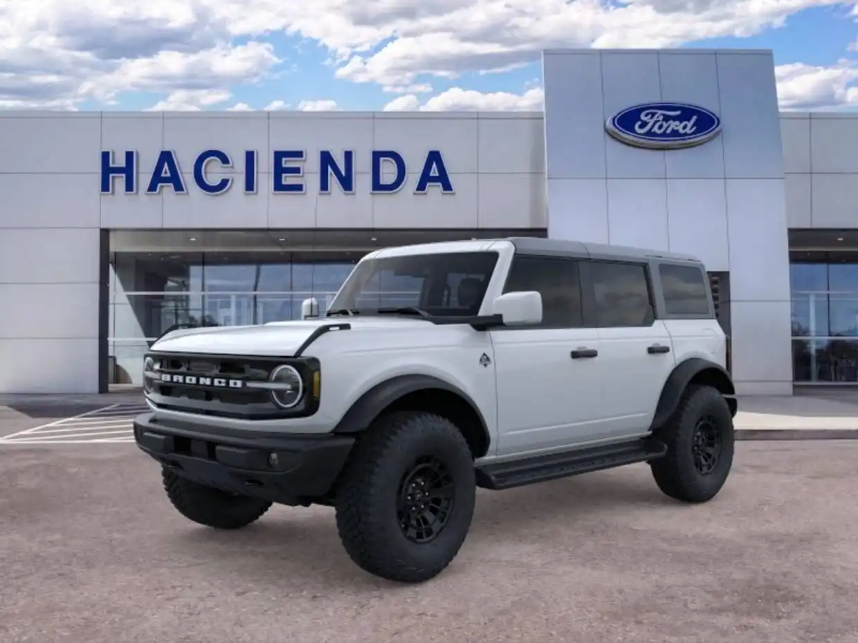 2026 Ford Bronco Outer Banks 4WD's photo