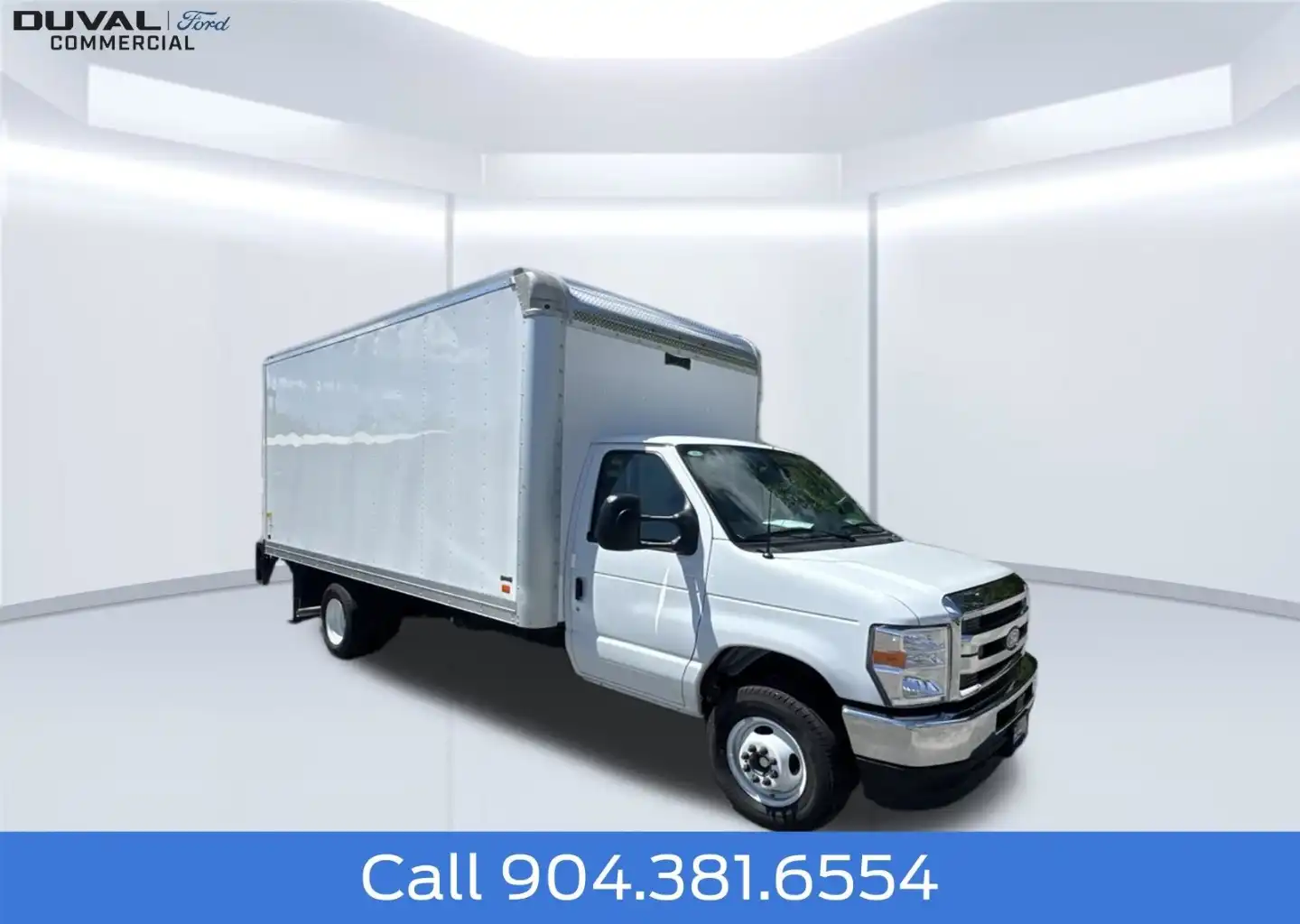 2027 Ford E-Series DRW E-450 Super Duty 176 in WB's photo