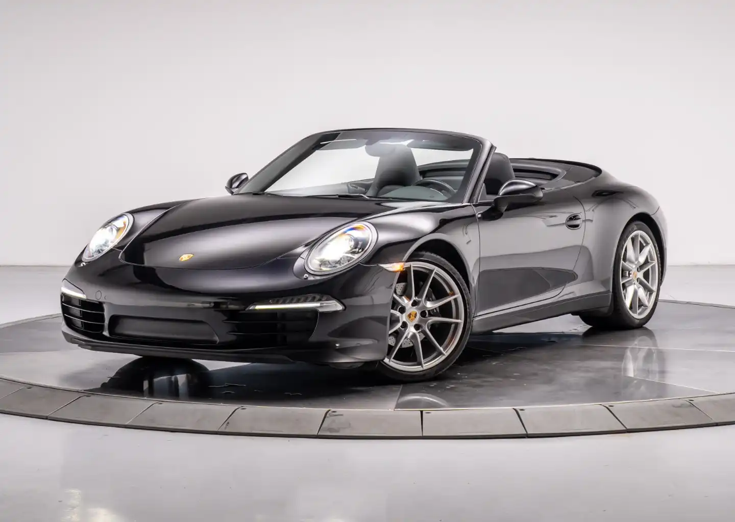 2016 Porsche 911 Carrera 4 Cabriolet's photo