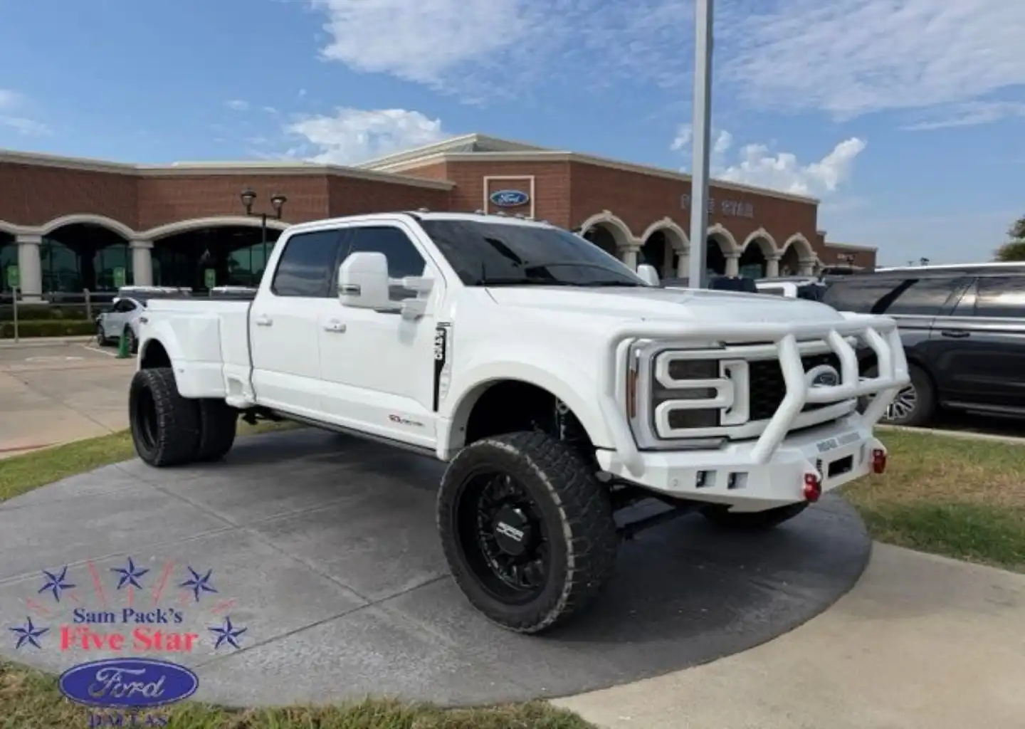 2026 Ford F-450 Platinum 4WD Crew Cab DRW 8' Box's photo