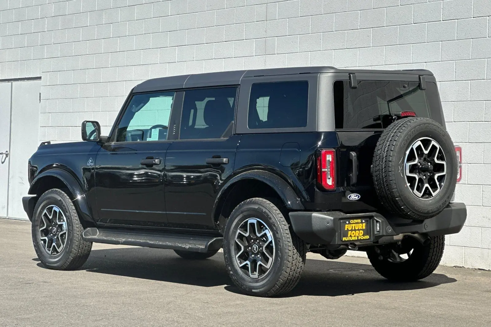 2026 Ford Bronco Outer Banks 4WD photo 5