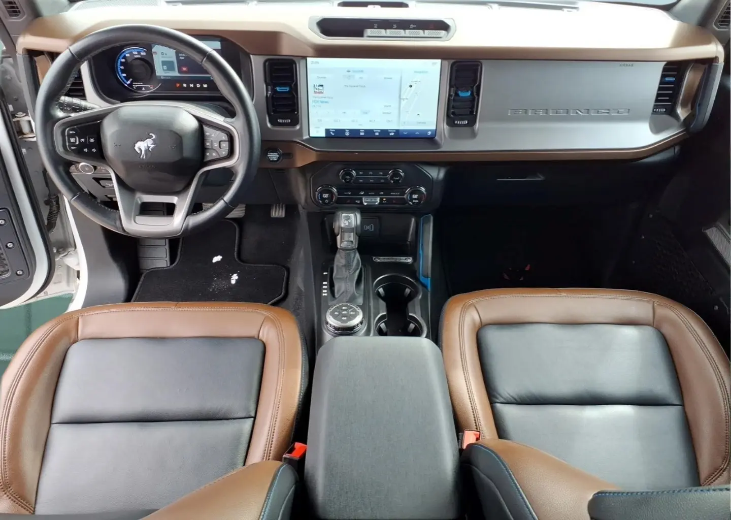 2023 Ford Bronco Outer Banks 4WD photo 4