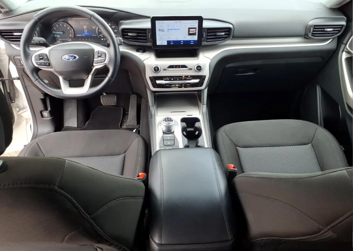 2023 Ford Explorer XLT 4WD photo 4