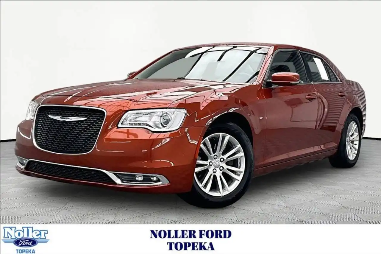 2020 Chrysler 300 Touring L RWD's photo