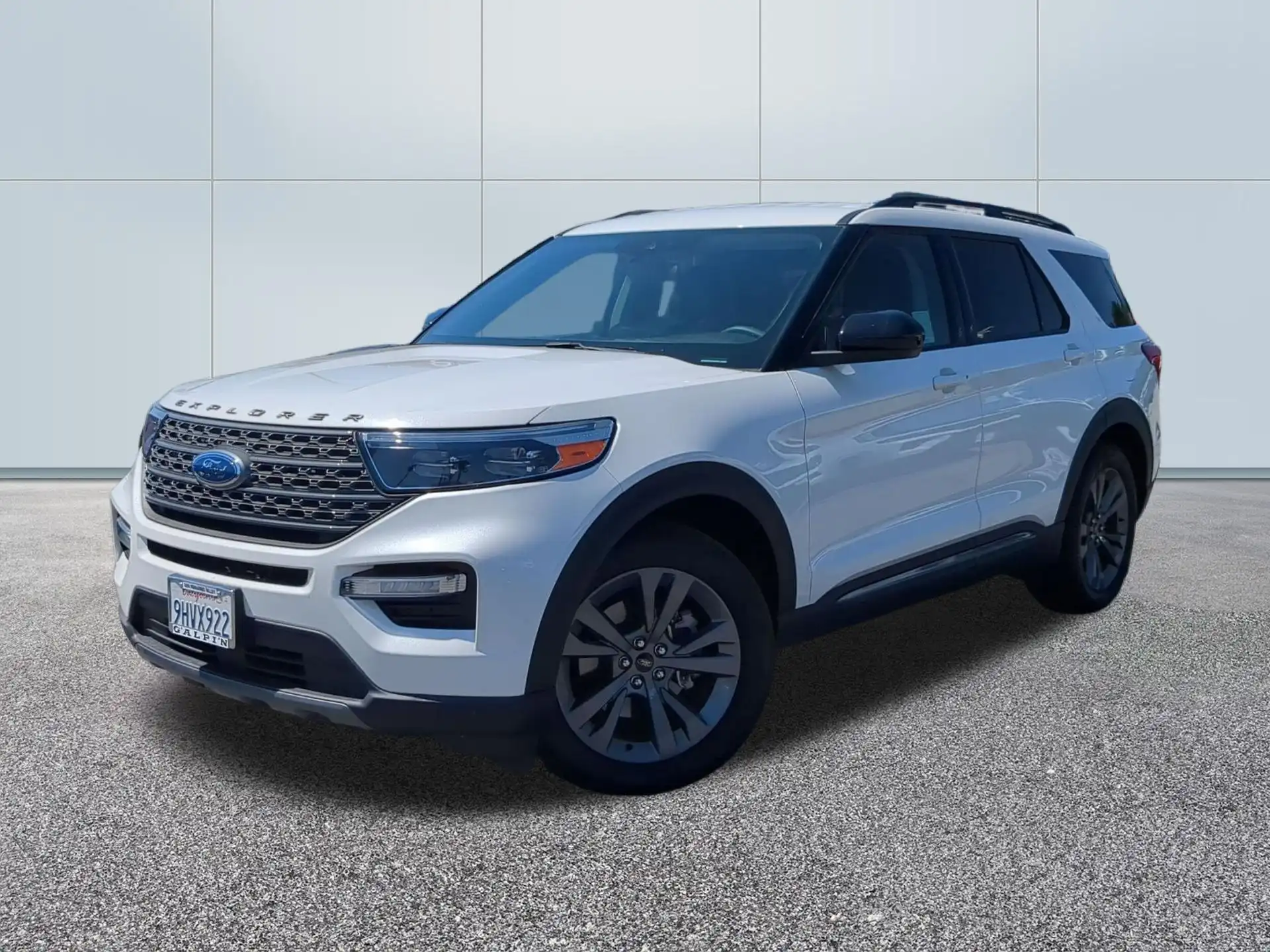 2023 Ford Explorer XLT RWD's photo