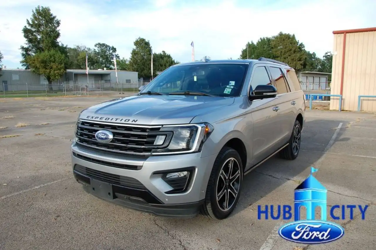 2021 Ford Expedition Limited's photo