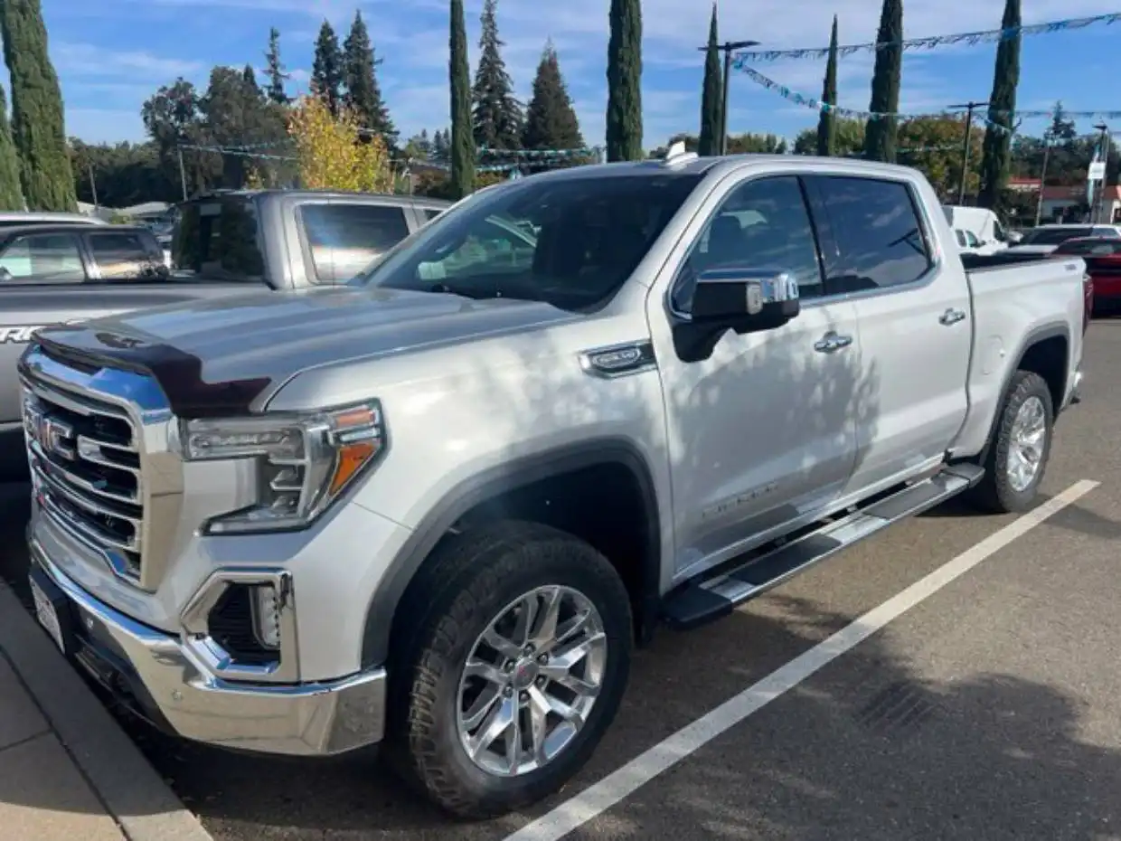 2019 GMC Sierra SLT 4WD Crew Cab Short Box's photo
