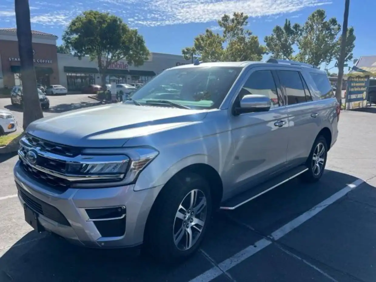 2023 Ford Expedition Limited 4WD's photo