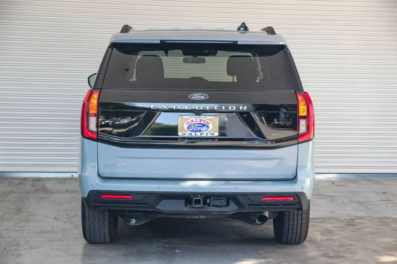 2025 Ford Expedition Active photo 5
