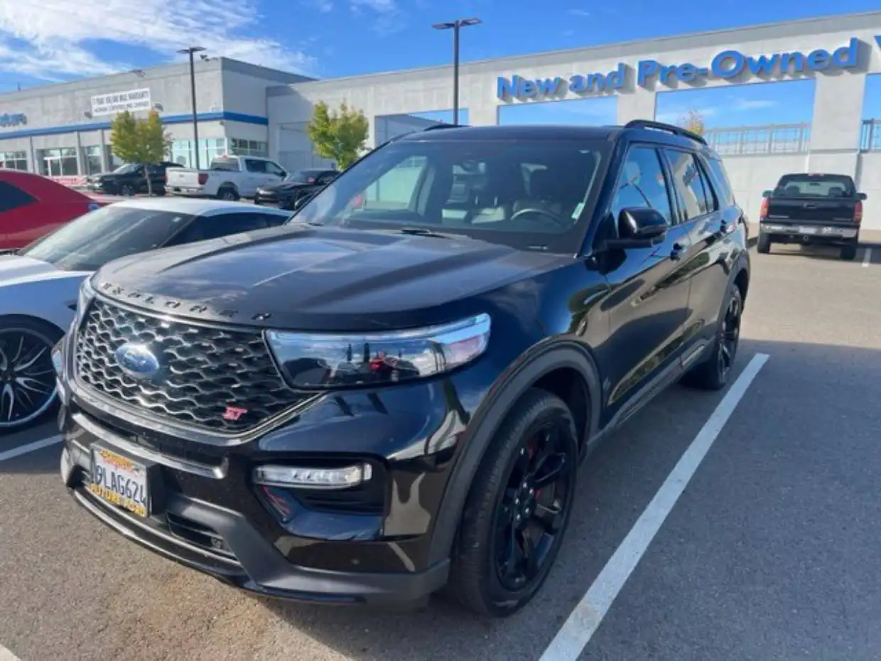 2023 Ford Explorer ST 4WD's photo