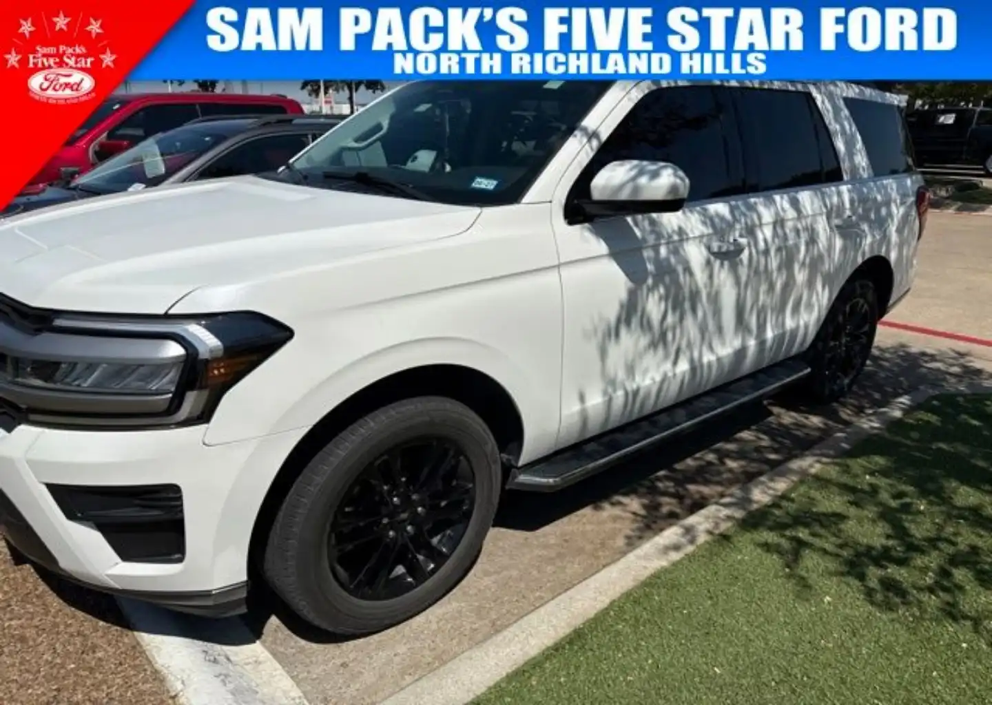 2023 Ford Expedition XLT 4WD's photo