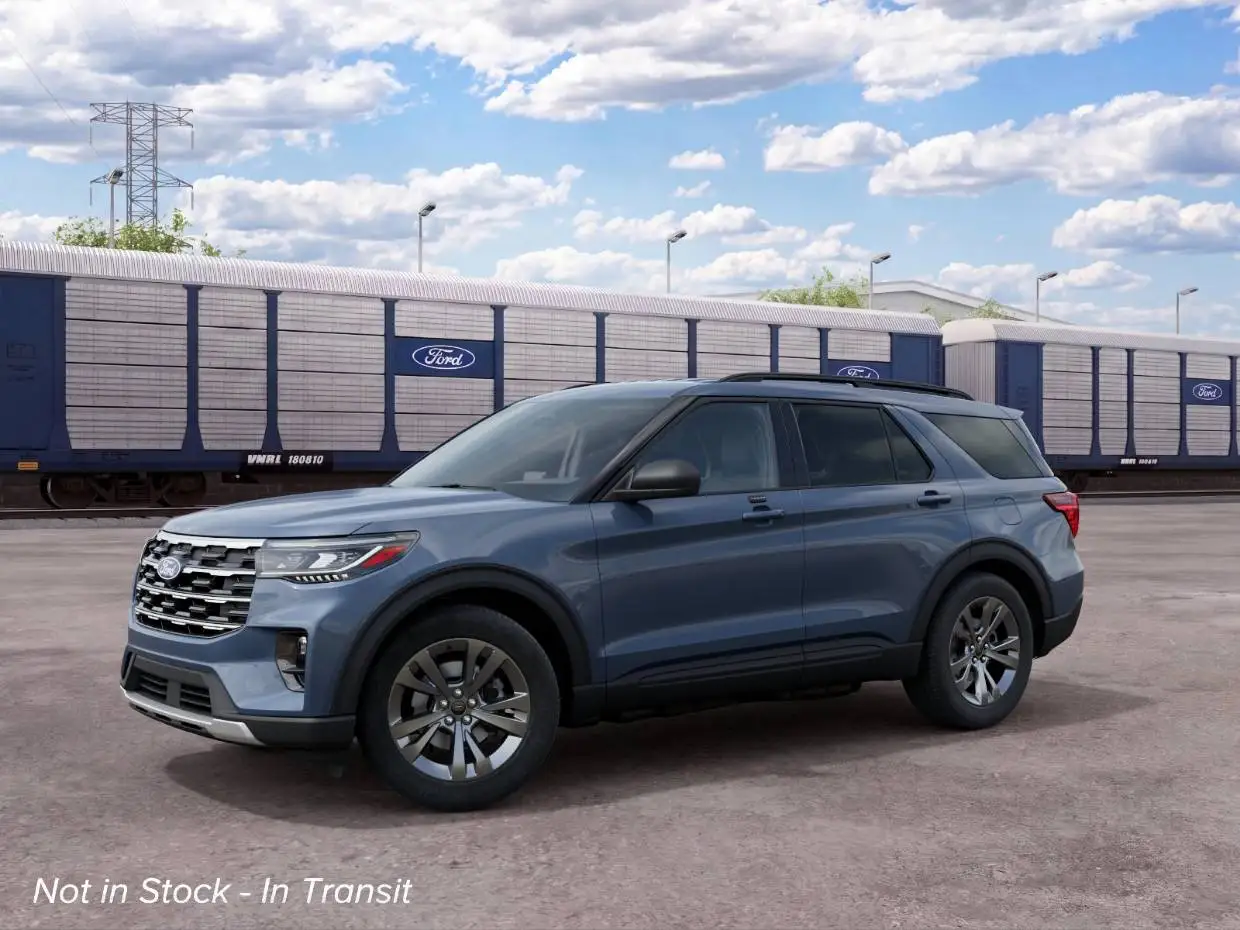 2027 Ford Explorer Active 4WD 200A photo 1