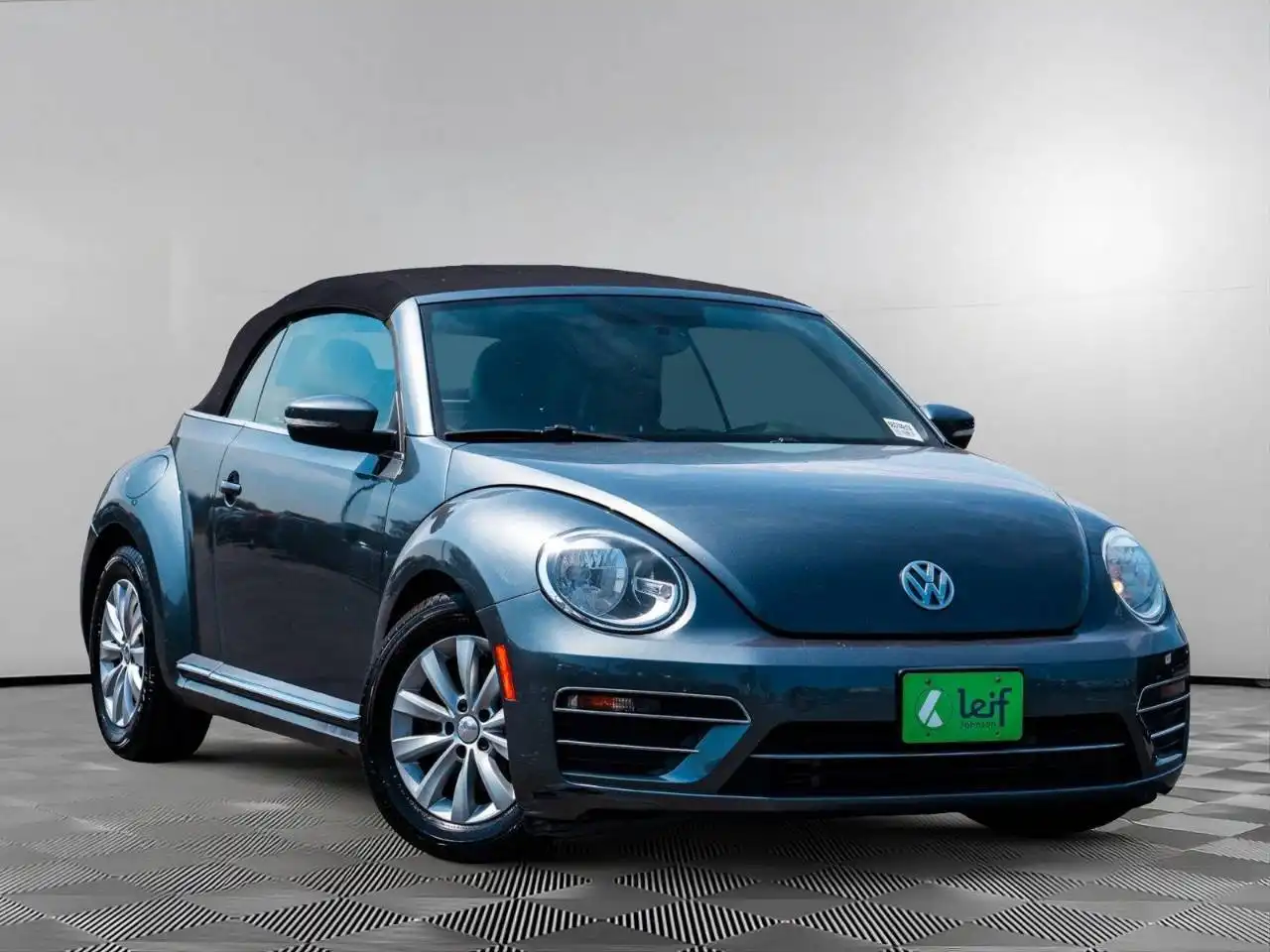 2018 Volkswagen Beetle 2.0T S Convertible Auto's photo