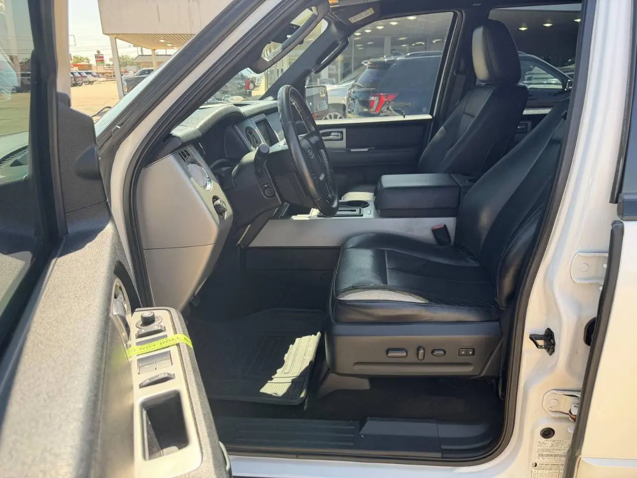 2016 Ford Expedition XLT photo 4