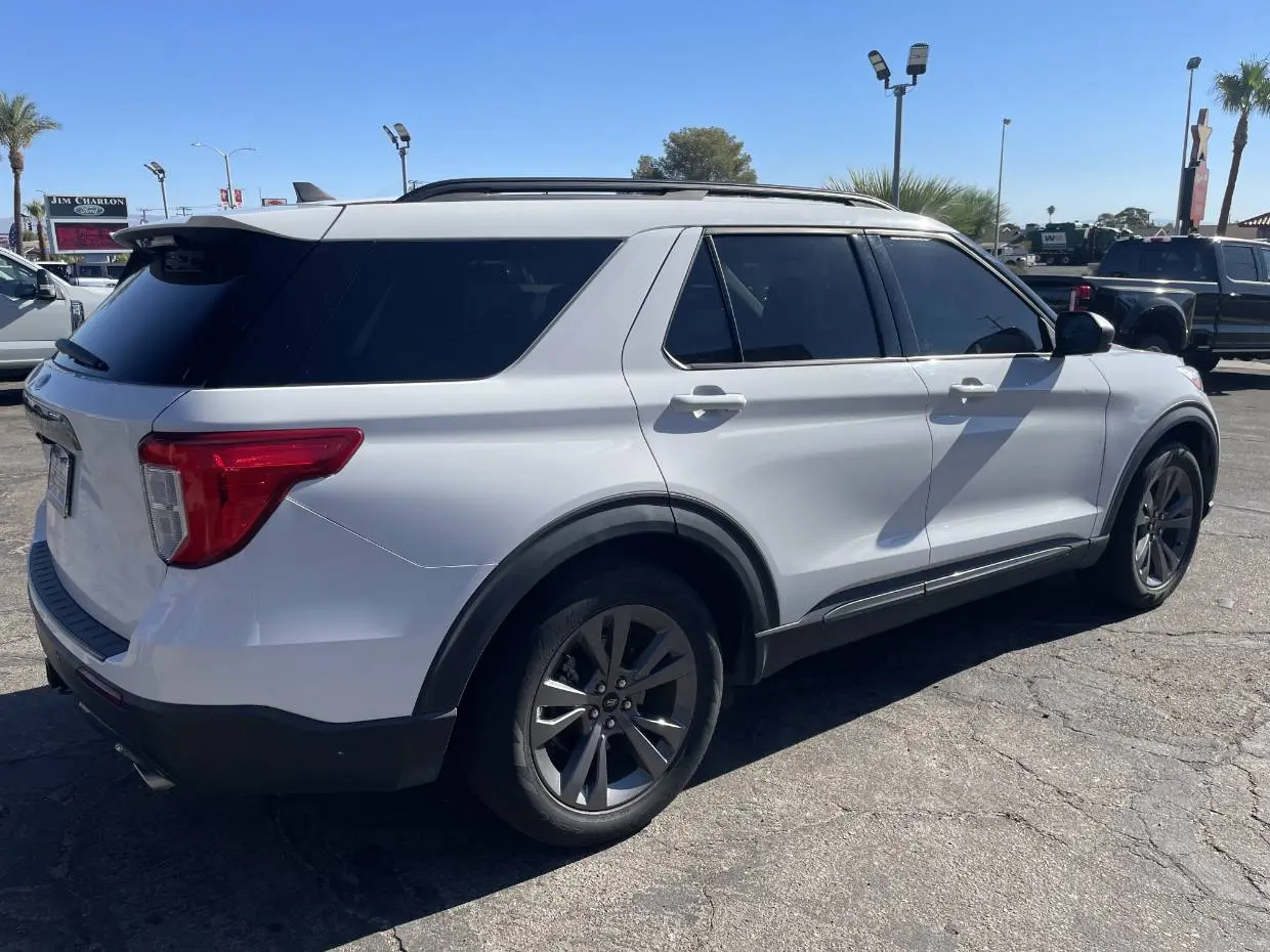 2021 Ford Explorer XLT RWD photo 3