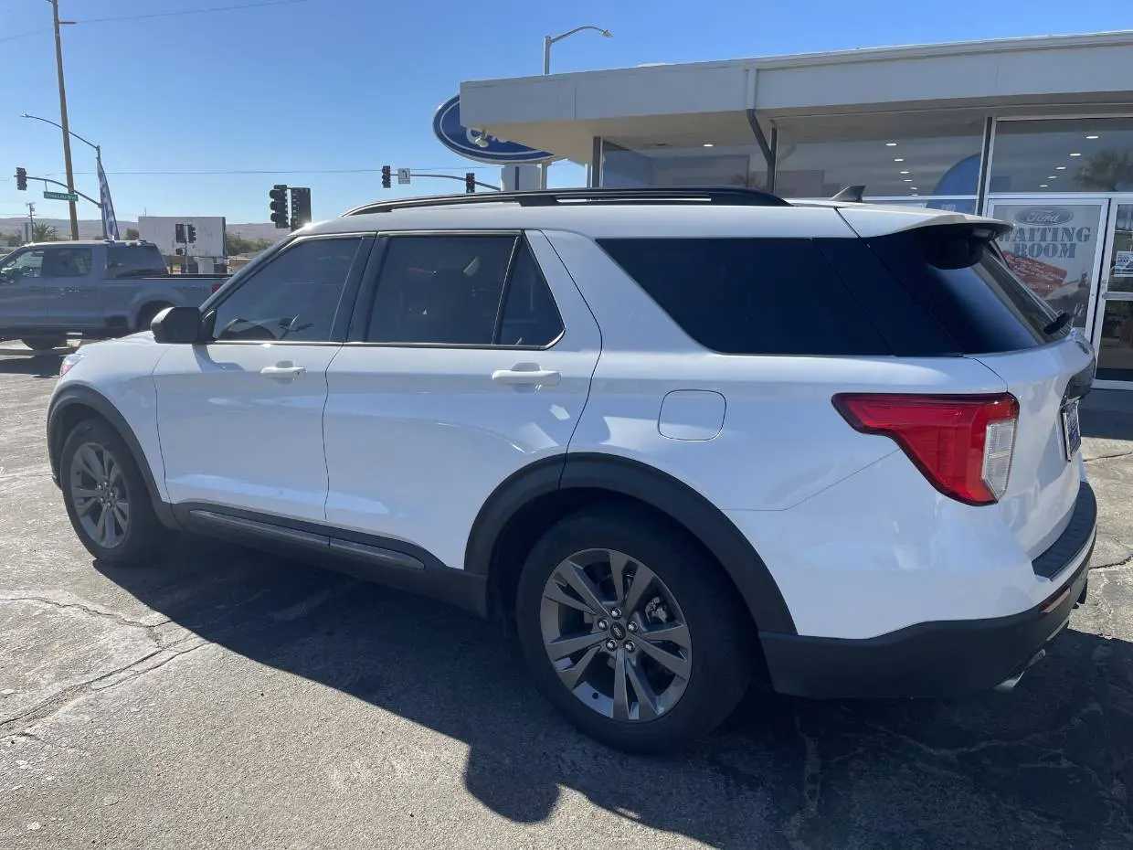 2021 Ford Explorer XLT RWD photo 4