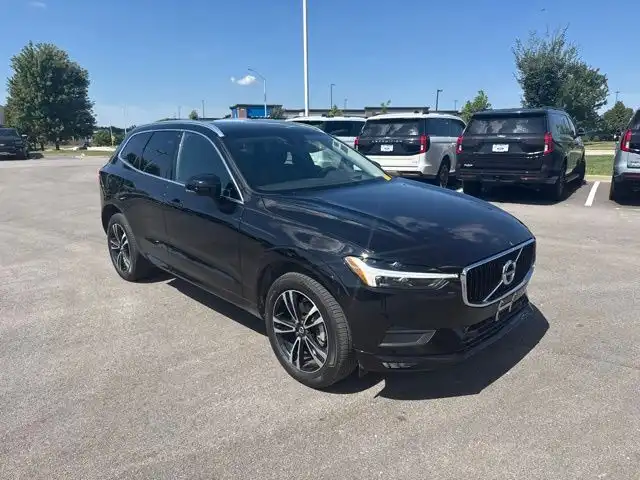 2021 Volvo XC60 T5 Momentum AWD's photo