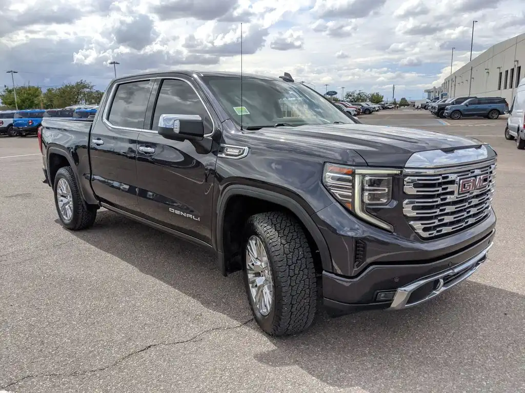 2022 GMC Sierra Denali 4WD Crew Cab Short Box's photo