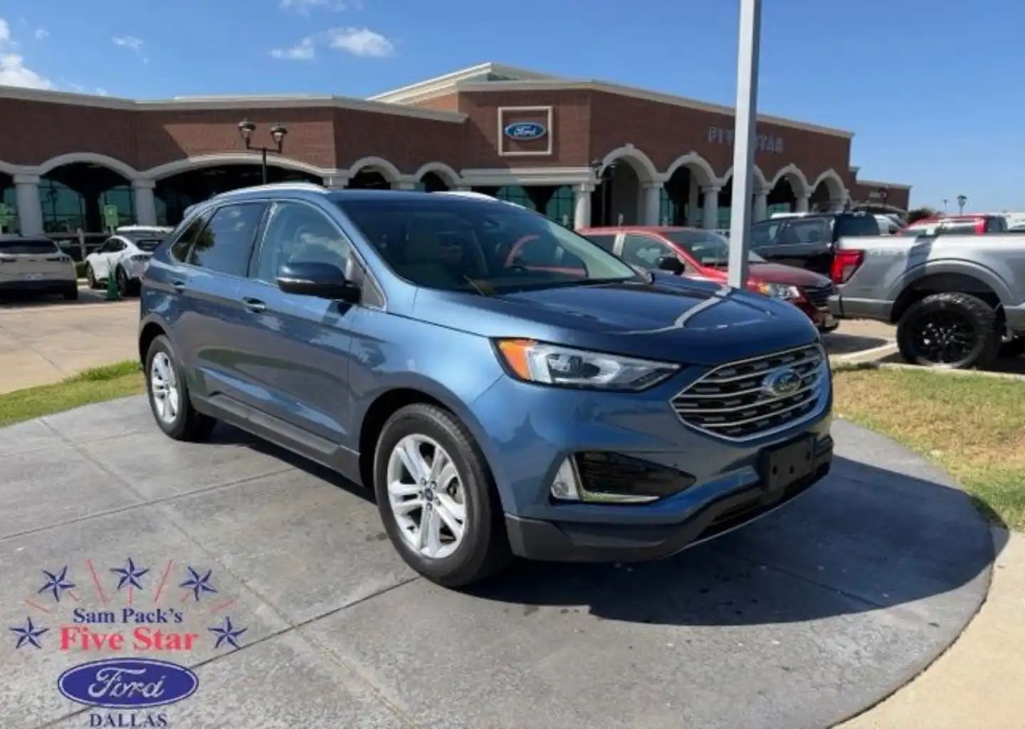2019 Ford Edge SEL's photo