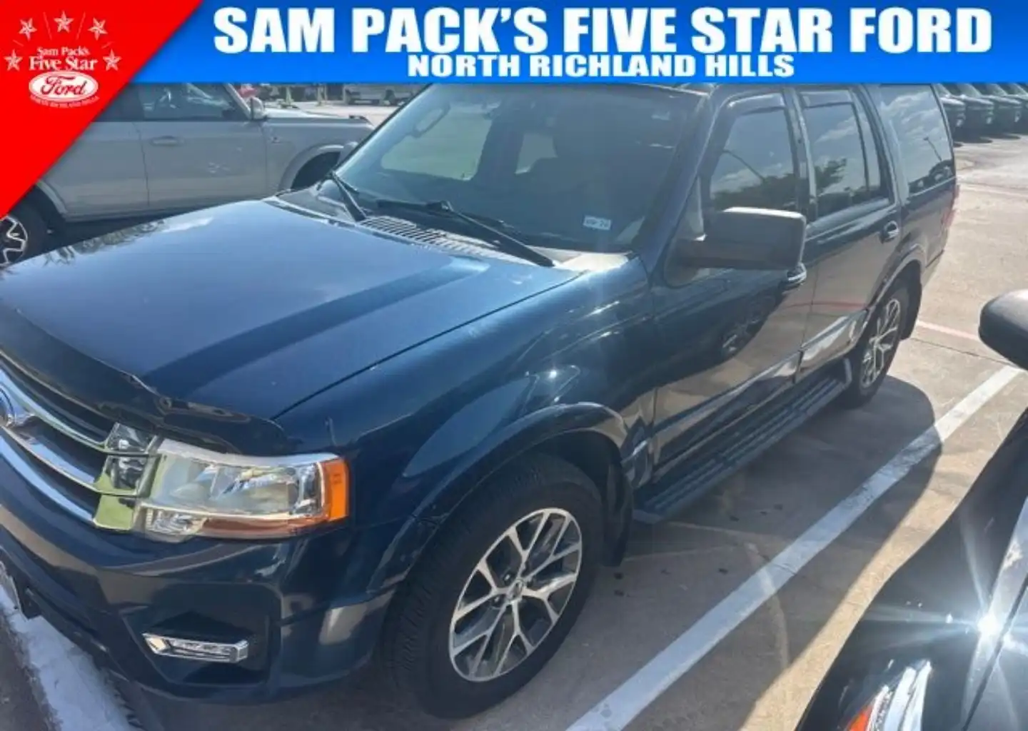 2017 Ford Expedition XLT's photo