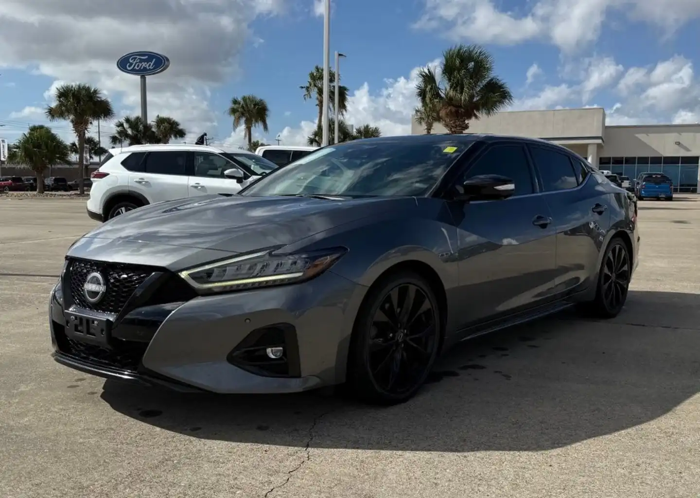 2023 Nissan Maxima SR's photo
