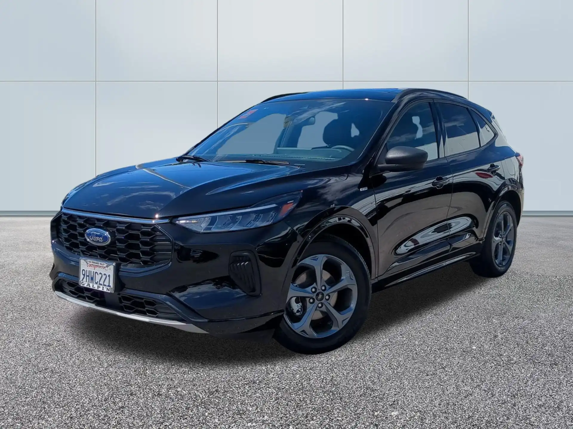 2023 Ford Escape Hybrid ST-Line FWD's photo