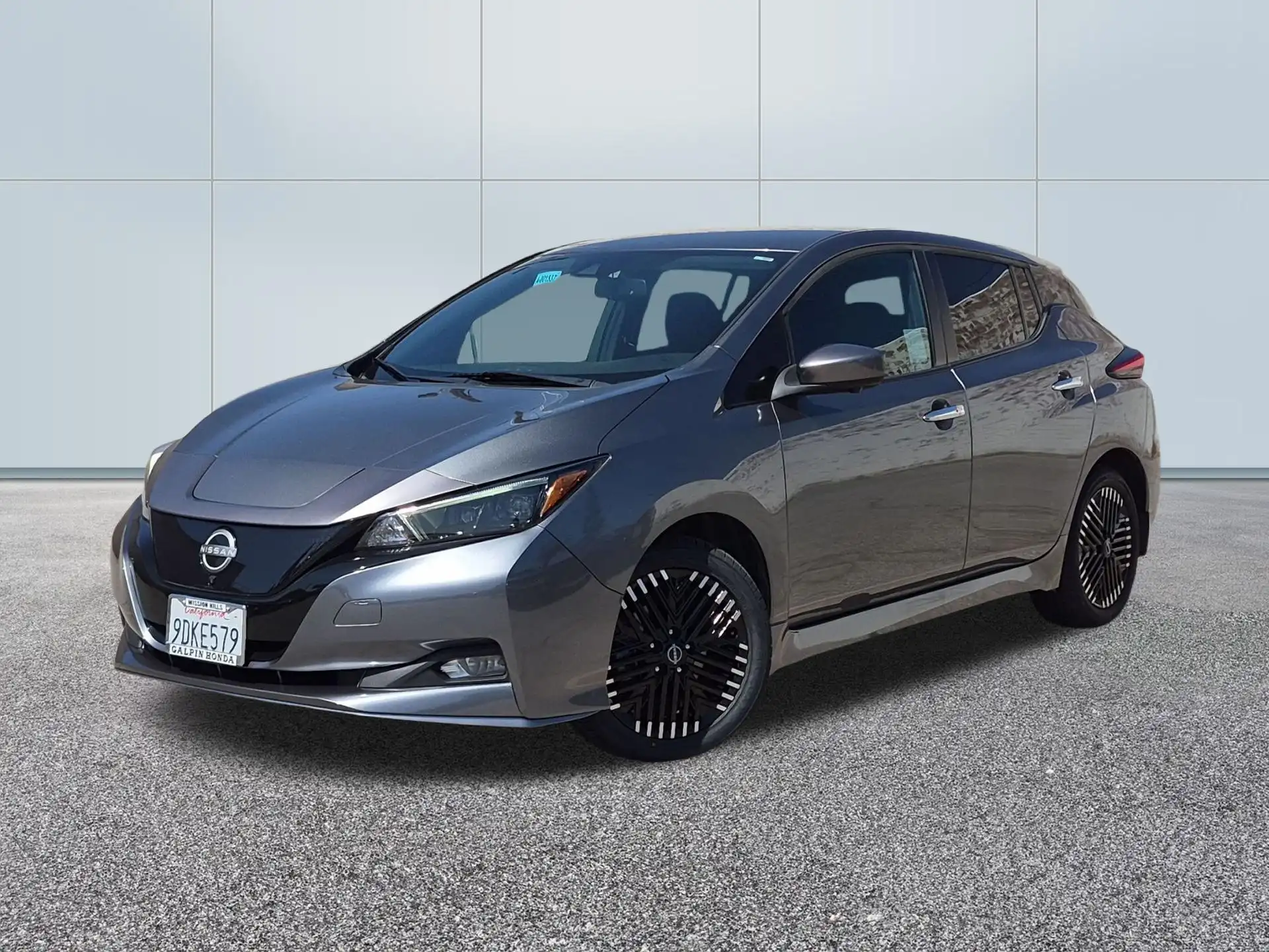 2023 Nissan Leaf SV Plus's photo