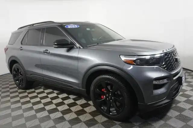 2023 Ford Explorer ST 4WD's photo