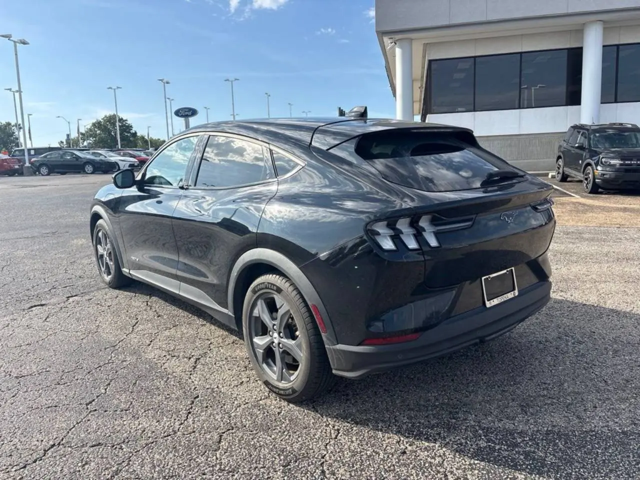 2021 Ford Mustang-Mach-e Select photo 5