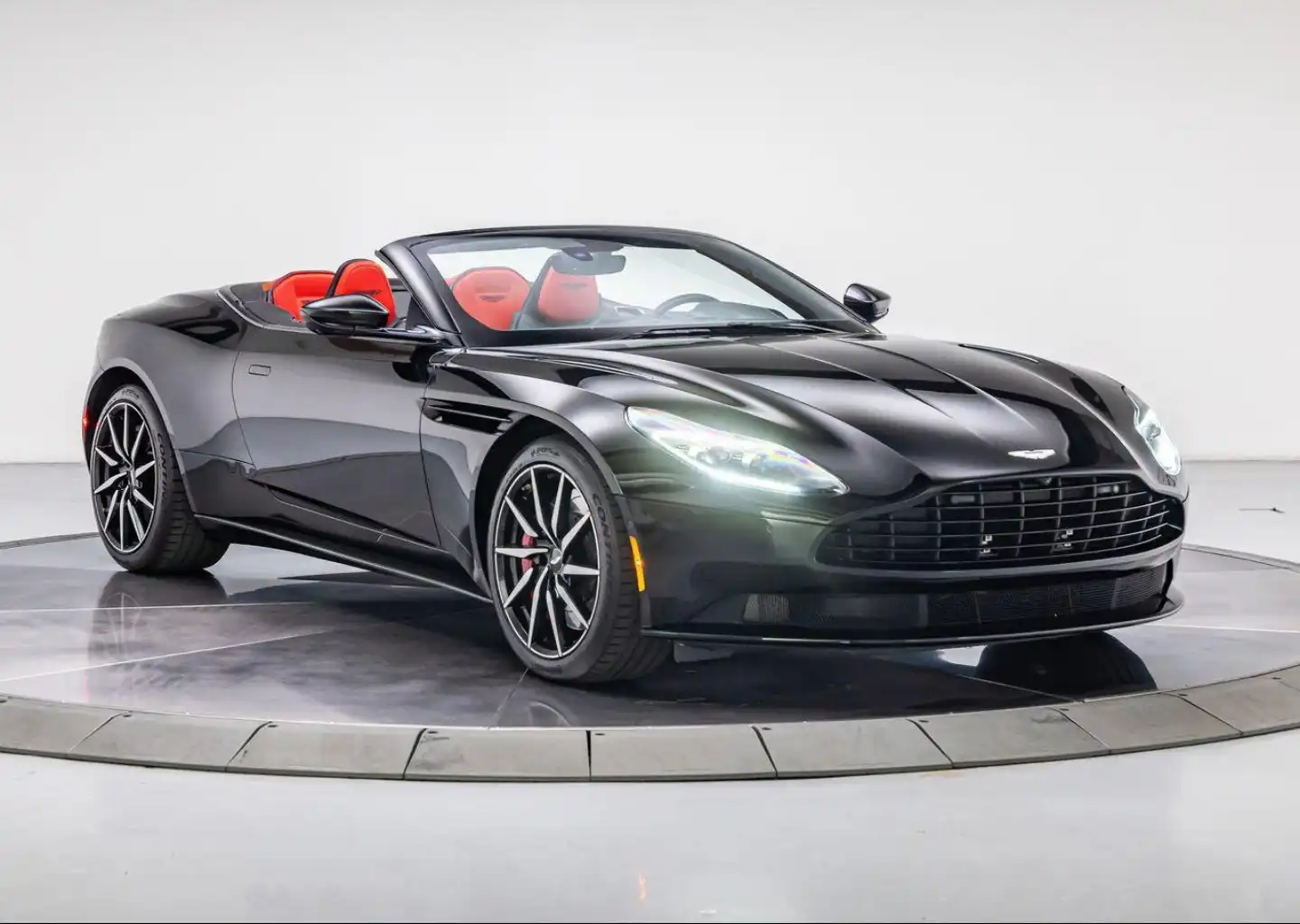2021 Aston Martin DB11 V8 Volante's photo