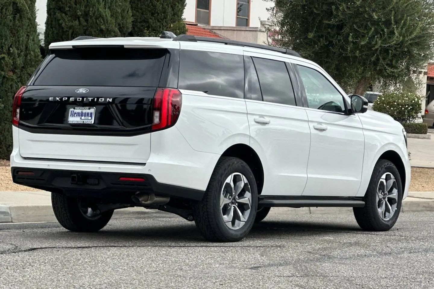 2027 Ford Expedition Active 4WD photo 4
