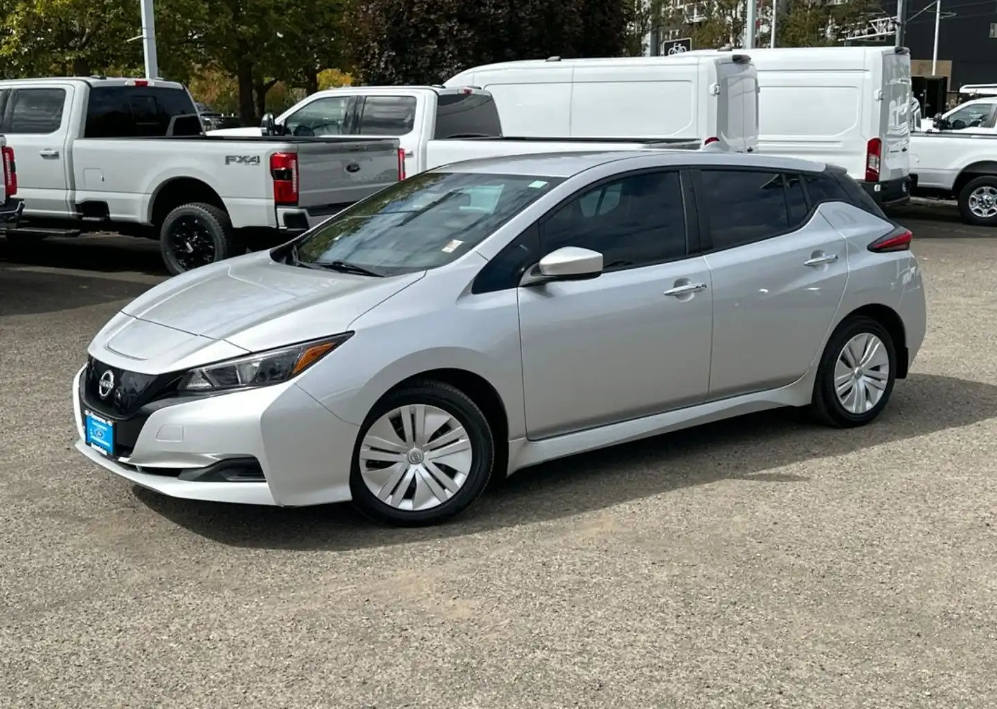 2023 Nissan Leaf S's photo