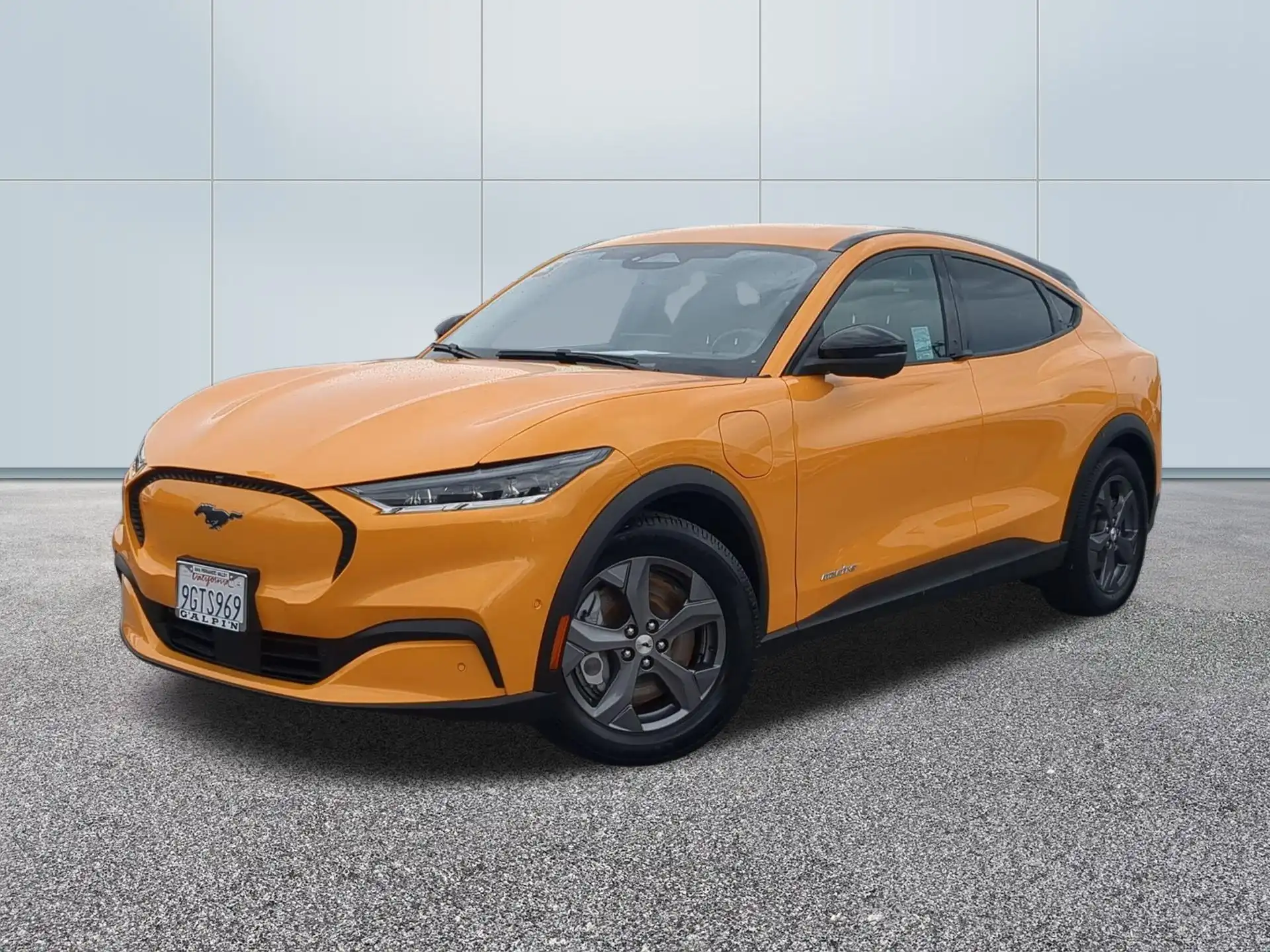 2023 Ford Mustang-Mach-e Select's photo